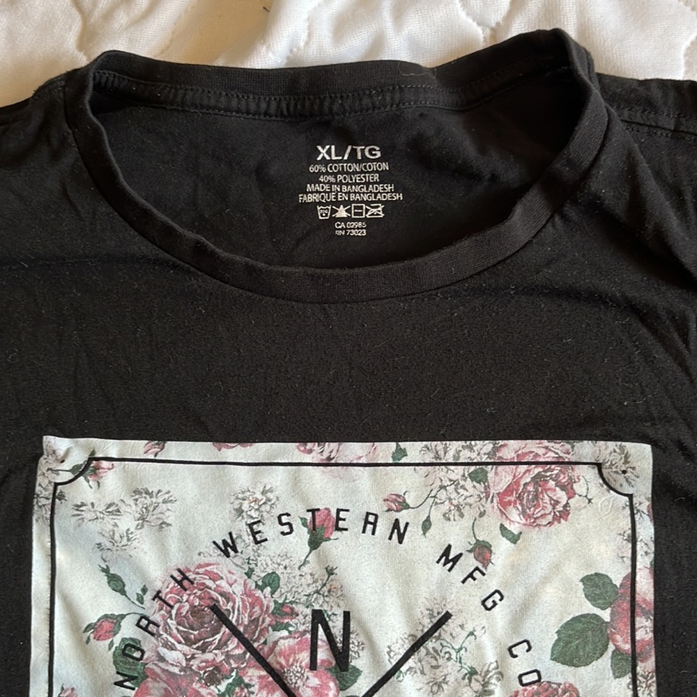 Designer tee - Picture 2 of 3